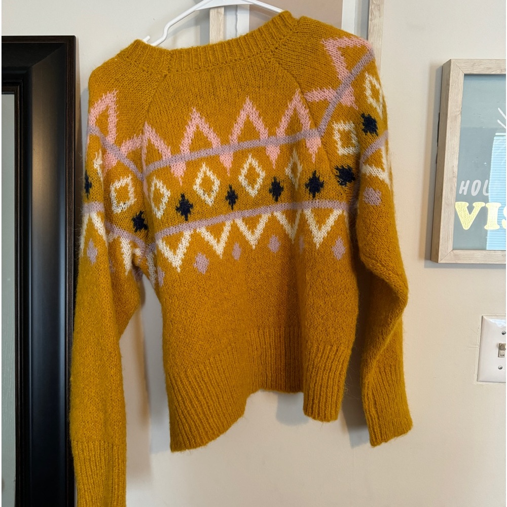 Sweater - Picture 2 of 3